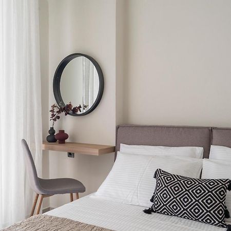 Aelia Seaside Luxury Suites Nea Karvali Esterno foto
