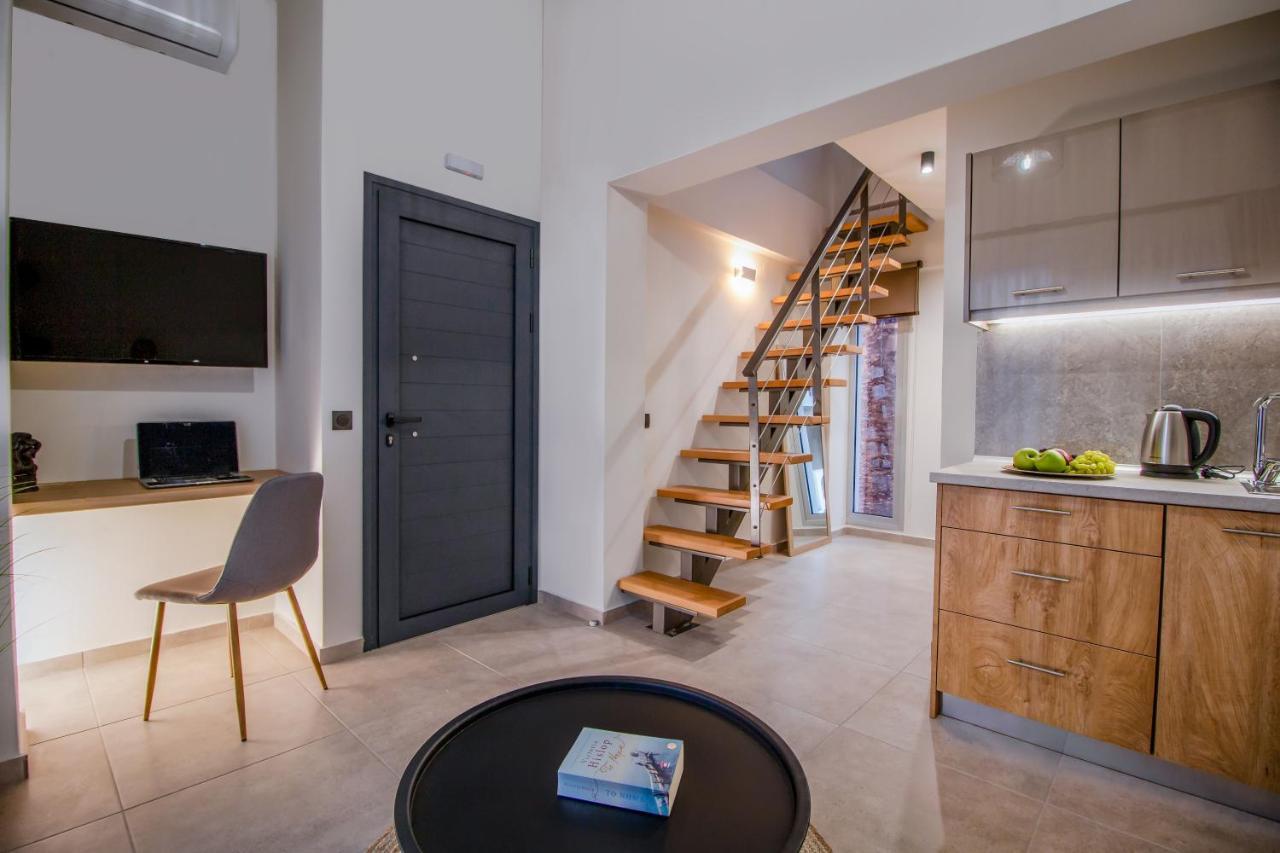 Aelia Seaside Luxury Suites Nea Karvali Esterno foto
