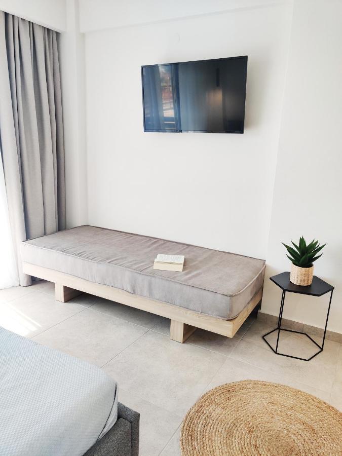 Aelia Seaside Luxury Suites Nea Karvali Esterno foto