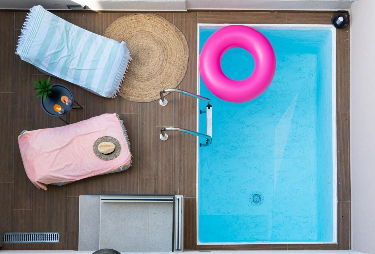 Aelia Seaside Luxury Suites Nea Karvali Esterno foto