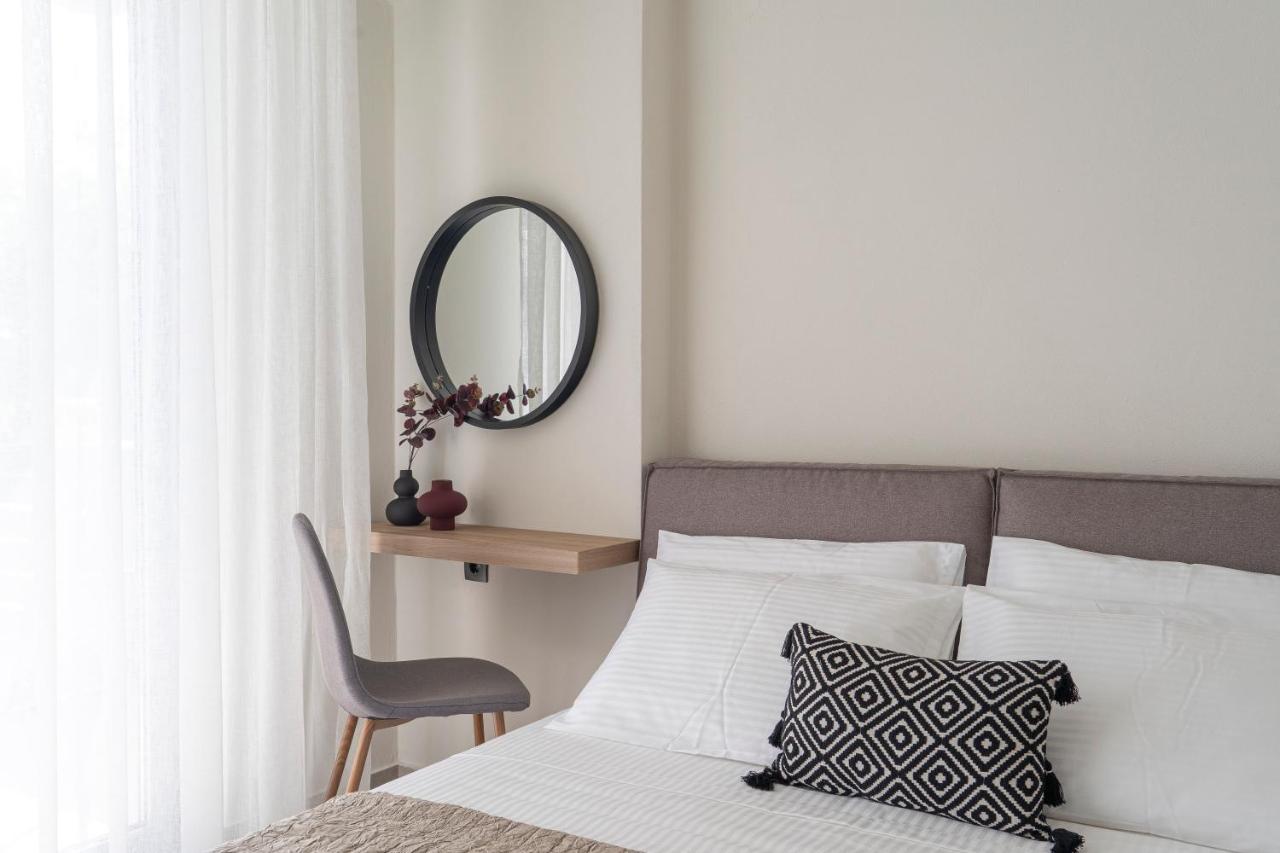 Aelia Seaside Luxury Suites Nea Karvali Esterno foto