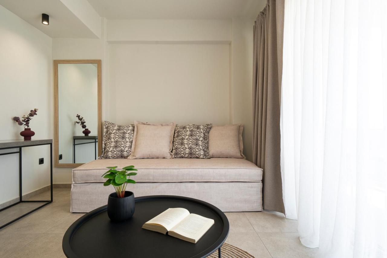 Aelia Seaside Luxury Suites Nea Karvali Esterno foto