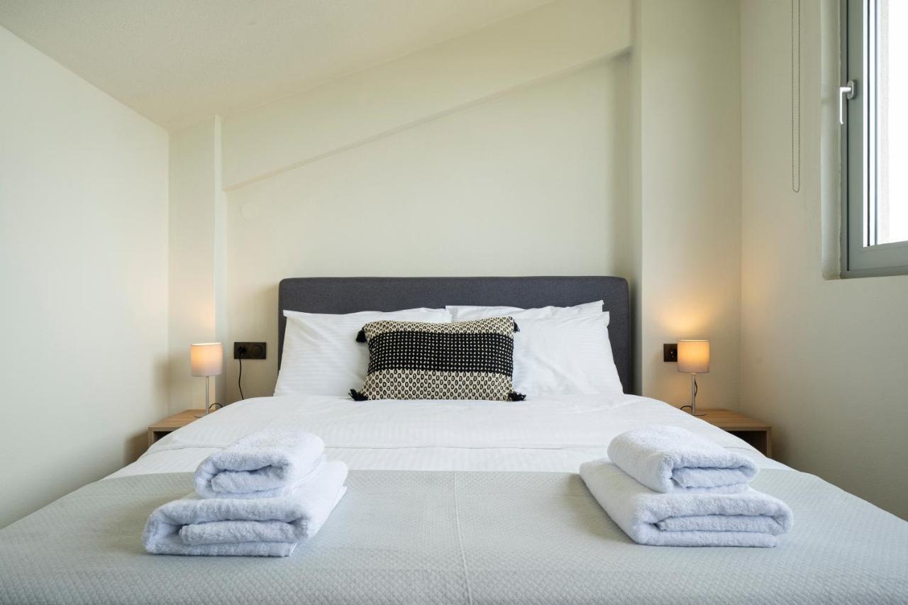 Aelia Seaside Luxury Suites Nea Karvali Esterno foto